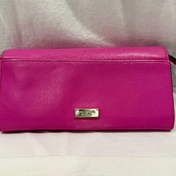 Kate Spade VGUC Bubblegum Pink
Leather VillabellaAve Mara Bow Wristlet
W/COA - Picture 1 of 12